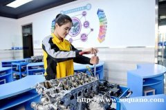 乌鲁木齐市万通技工学校2024新能源汽车技术专业